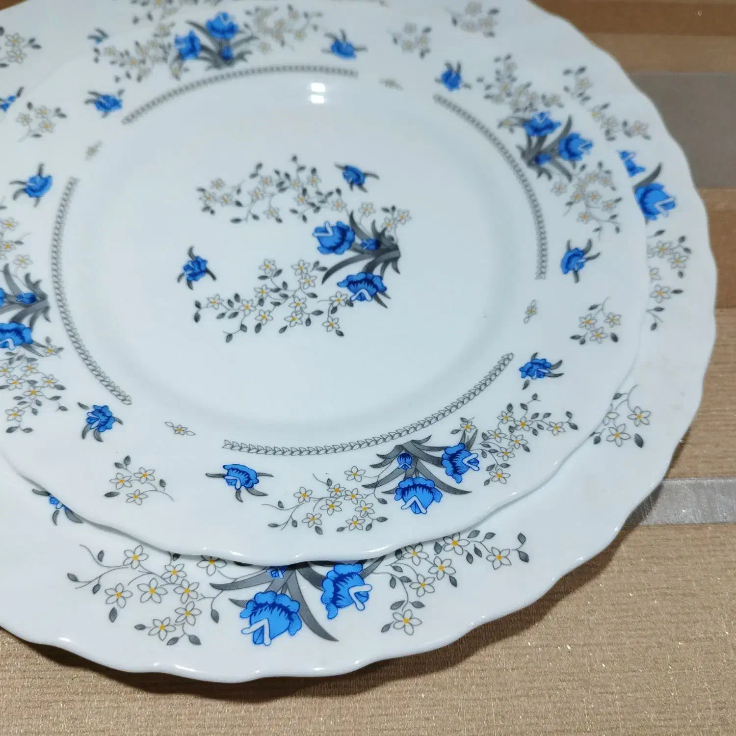 آرکوپال کد148طرح گل لیندا بصورت دستی فله سرویس چکی|ظروف سرو و پذیرایی|یزد, |دیوار