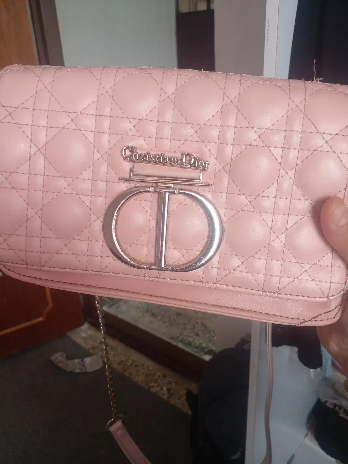 کیف|کیف، کفش، کمربند|فیروزکوه, |دیوار