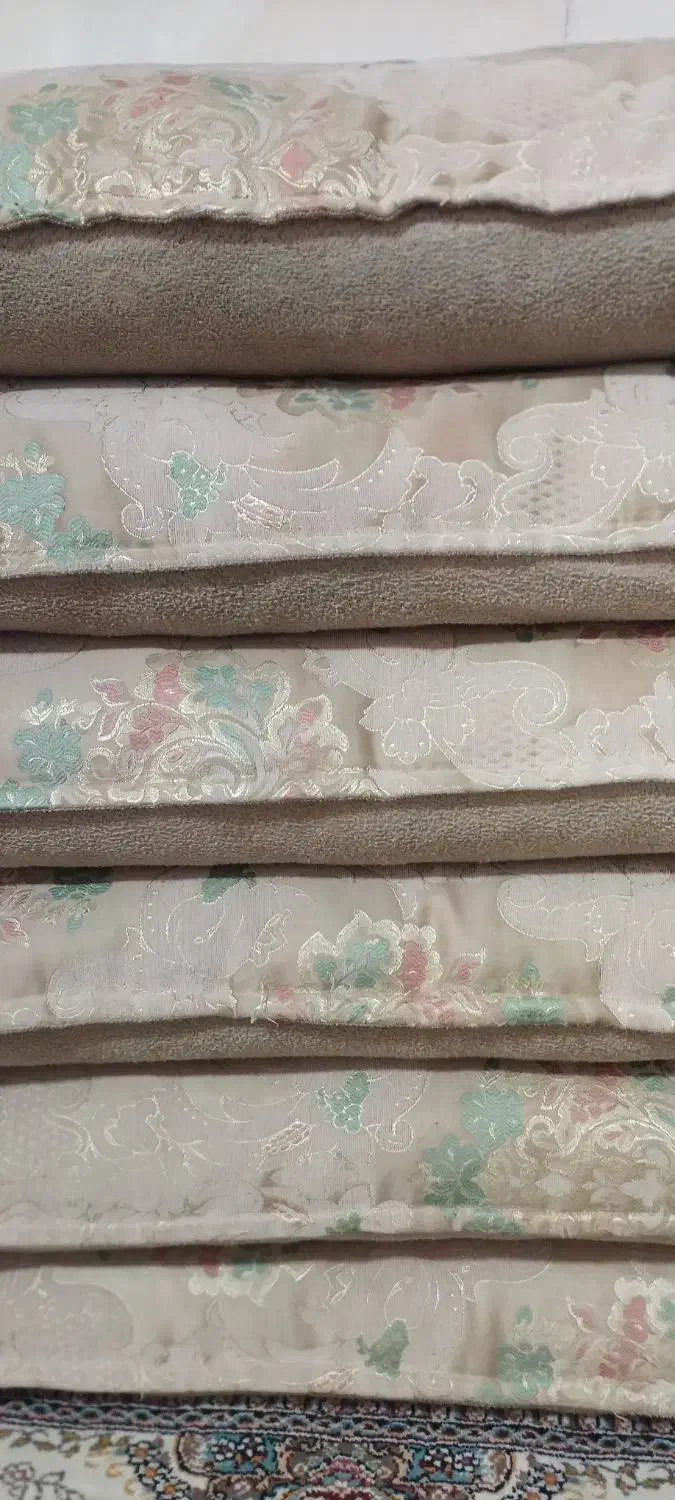 روبالشی|رختخواب، بالش، پتو|قم, ولیعصر|دیوار