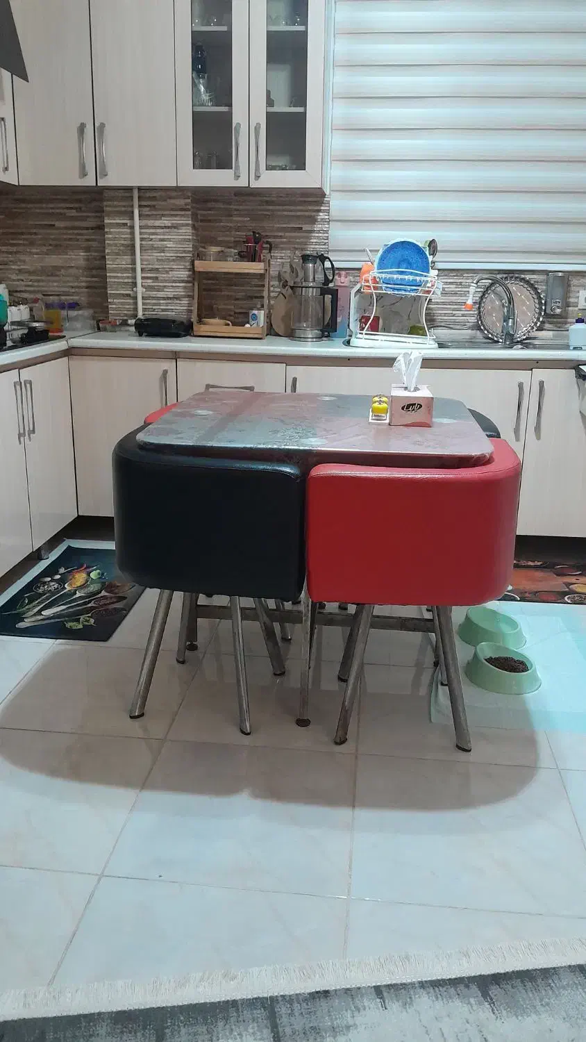 میز نهار خوری ۴ نفره به همراه مبل|مبلمان خانگی و میز عسلی|رشت, پل تالشان|دیوار