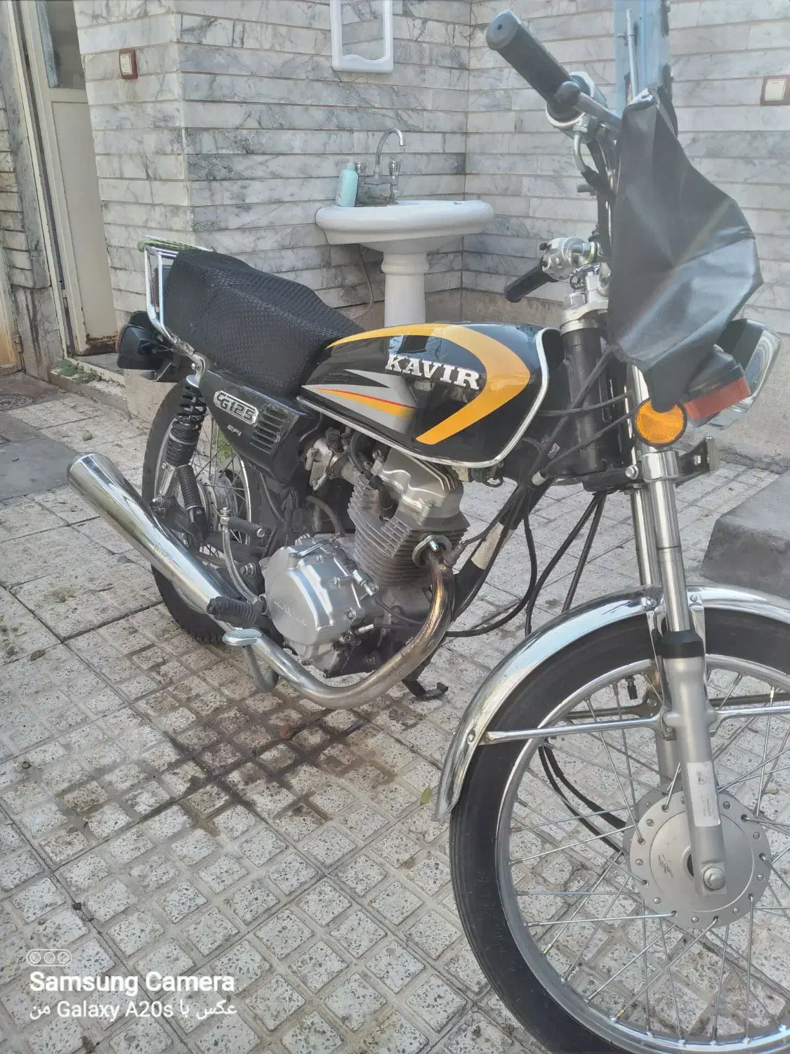 مدل ۴۰۲ بیمه یک سال|موتورسیکلت|اصفهان, باتون|دیوار