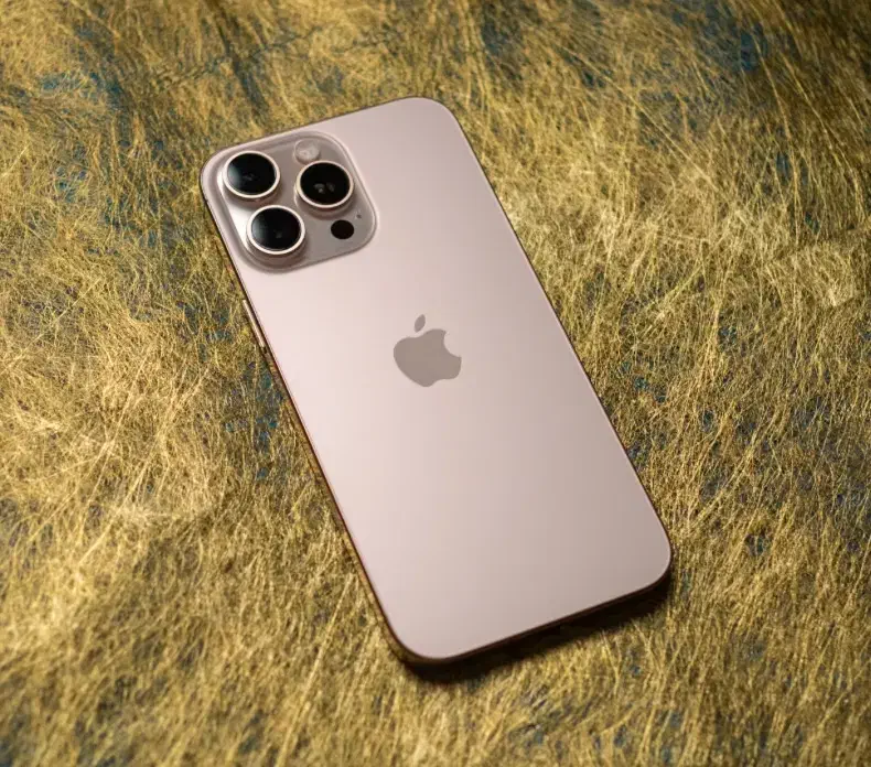 ۱۶ پرو مکس|موبایل|اصفهان, دوطفلان|دیوار