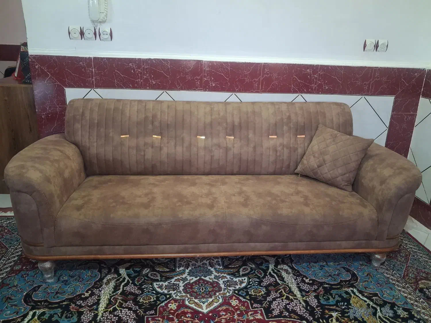 مبل در حد نو چوب راش پارچه چرم سالم زیر قیمت|مبلمان خانگی و میز عسلی|خوانسار, |دیوار