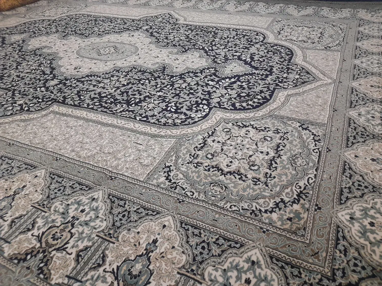 فرش کا  کرده|فرش|سنندج, |دیوار