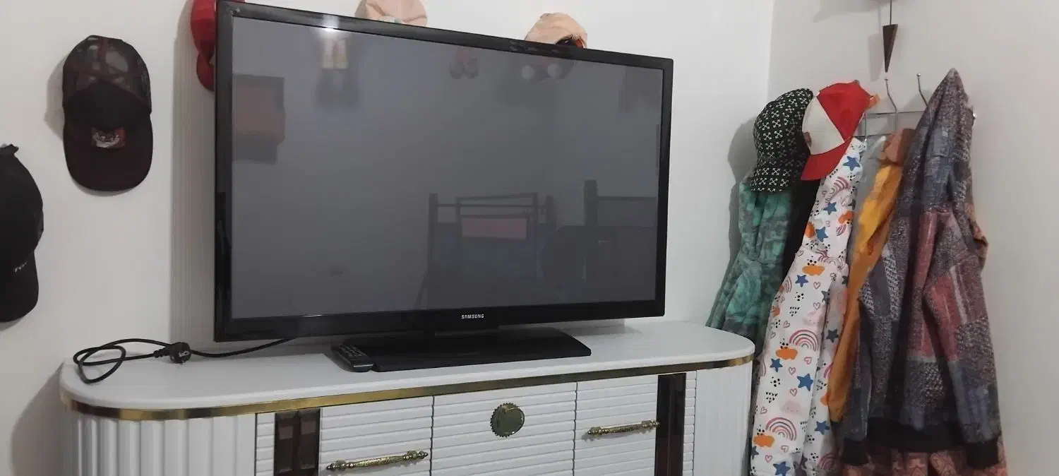 تلوزیون.آینه کنسول نو|تلویزیون و پروژکتور|هشتگرد, شهرک بعثت|دیوار