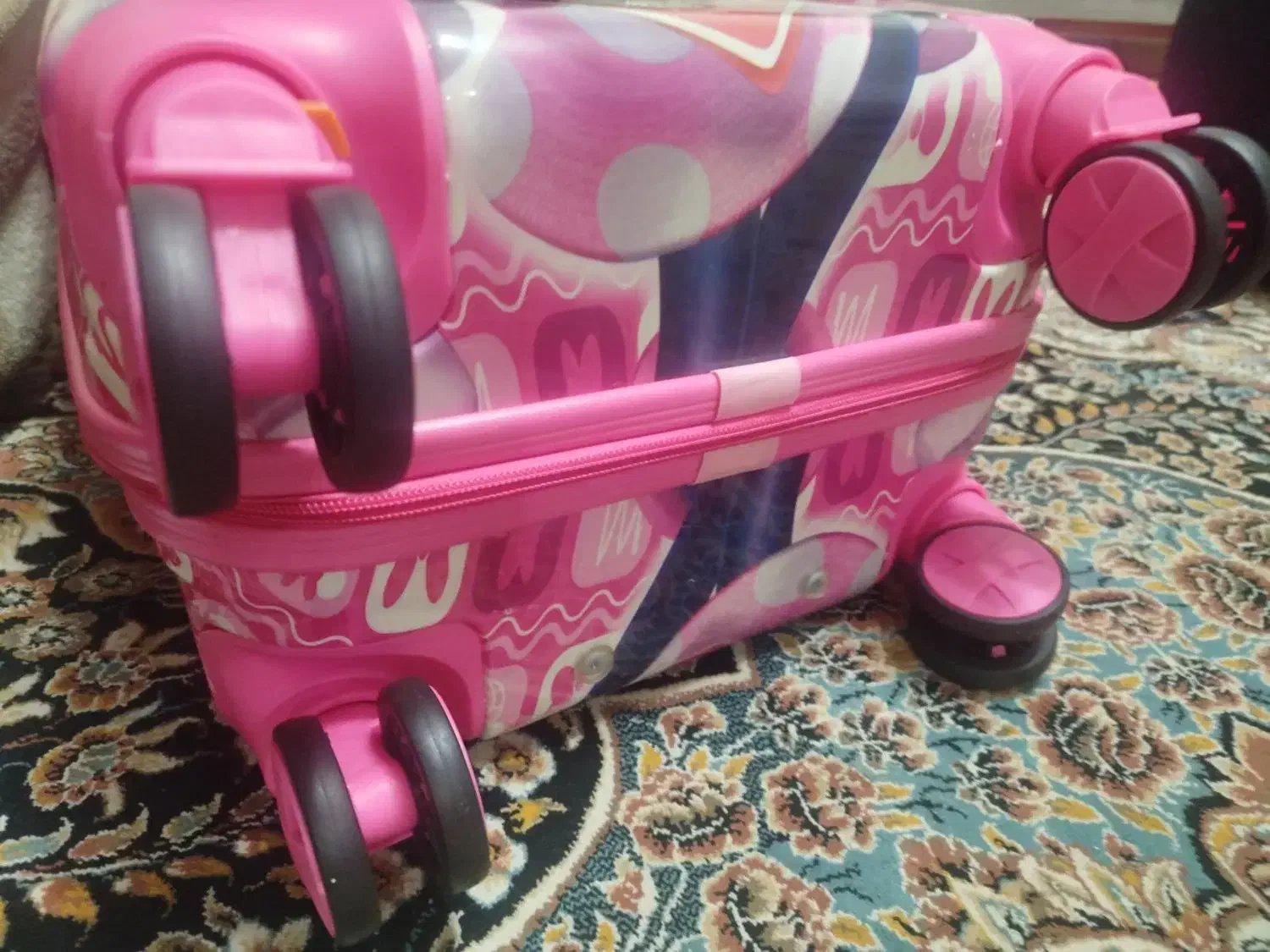 چمدون|اسباب و اثاث بچه|رشت, کوی مهر|دیوار