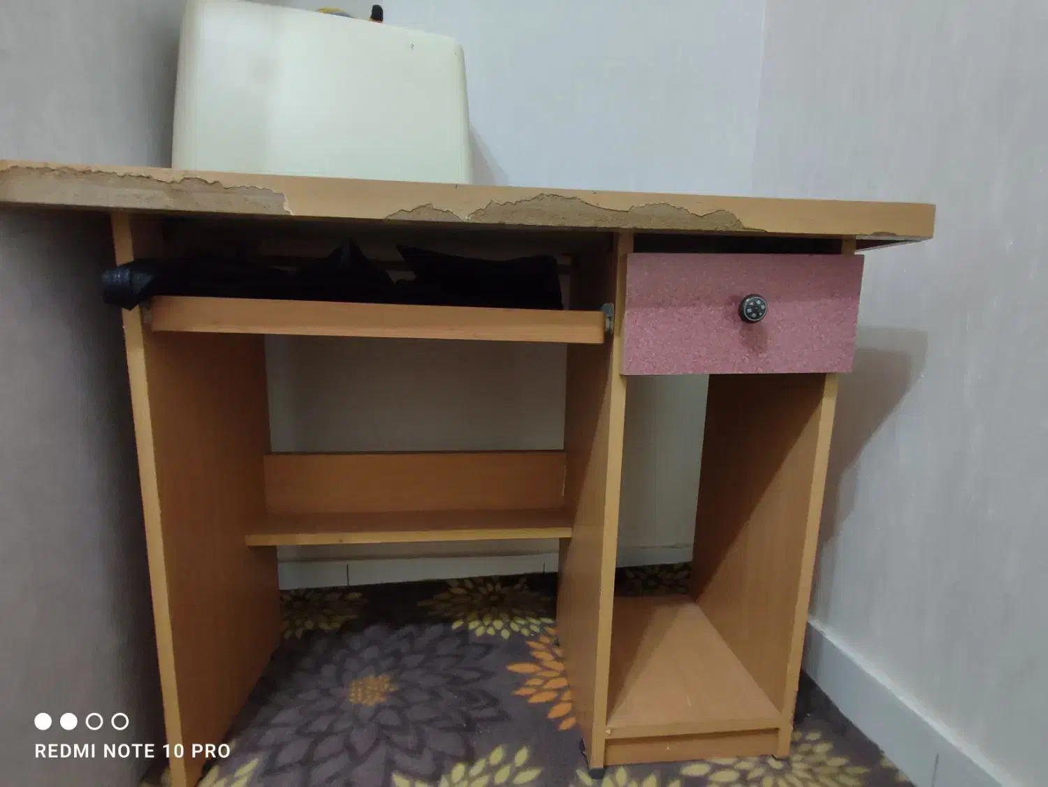 میز|میز تحریر و کامپیوتر|رشت, دروازه لاکان|دیوار