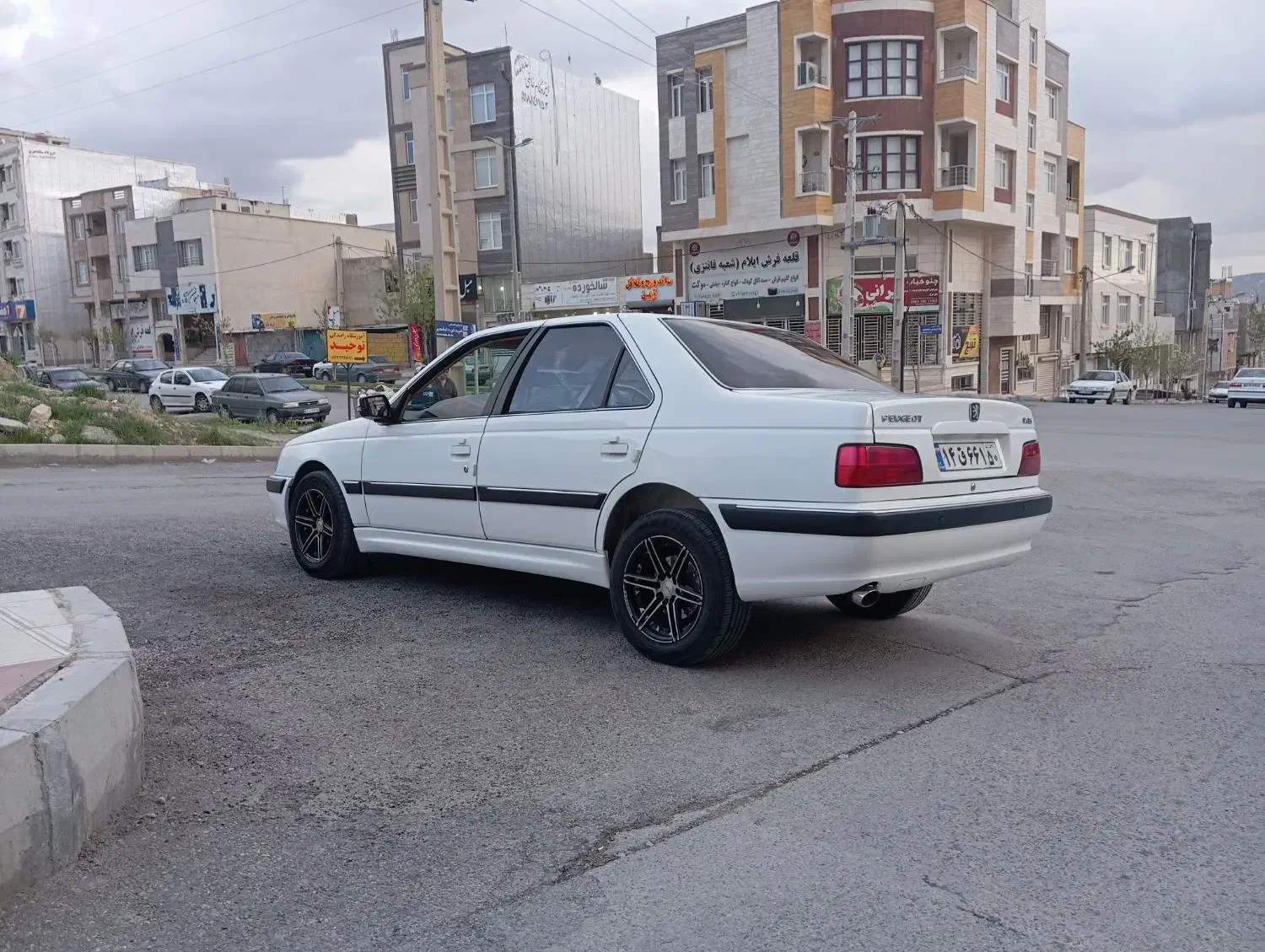 پژوپارس 401موتور جدید دریچه سیمی|خودرو سواری و وانت|ایلام, |دیوار