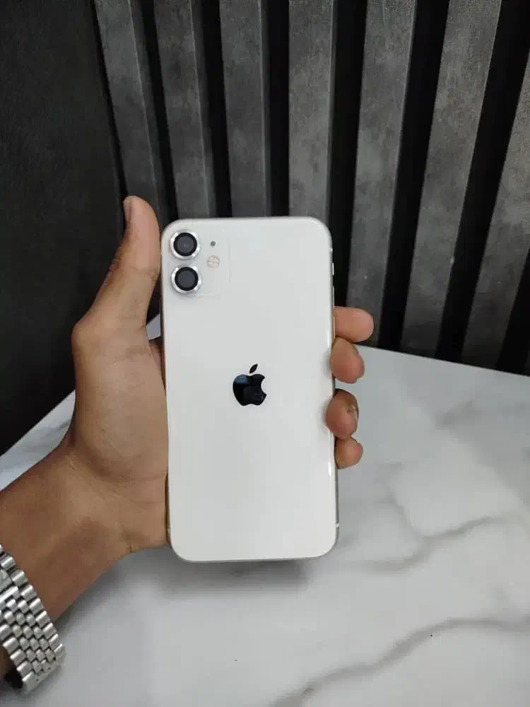 گوشی آیفون ۱۱ نرمال|موبایل|زاهدان, |دیوار