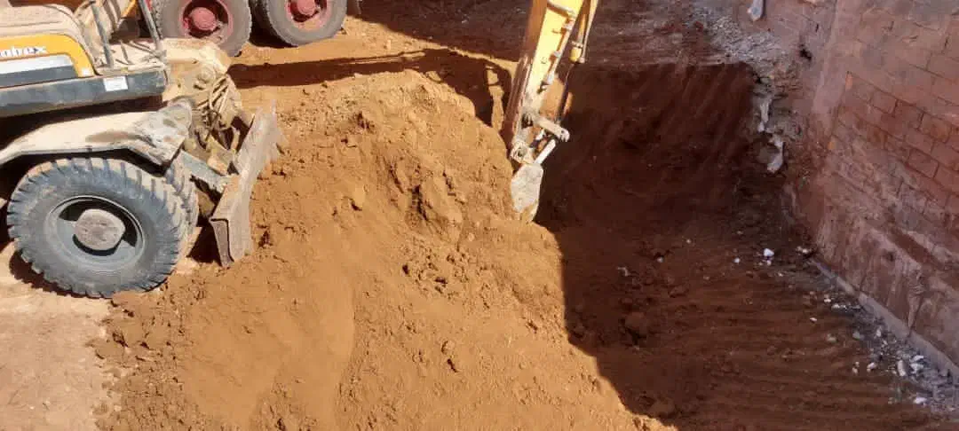 تخریب ساختمانهای کلنگی وخاک برداری|خدمات پیشه و مهارت|شیراز, آزادگان|دیوار