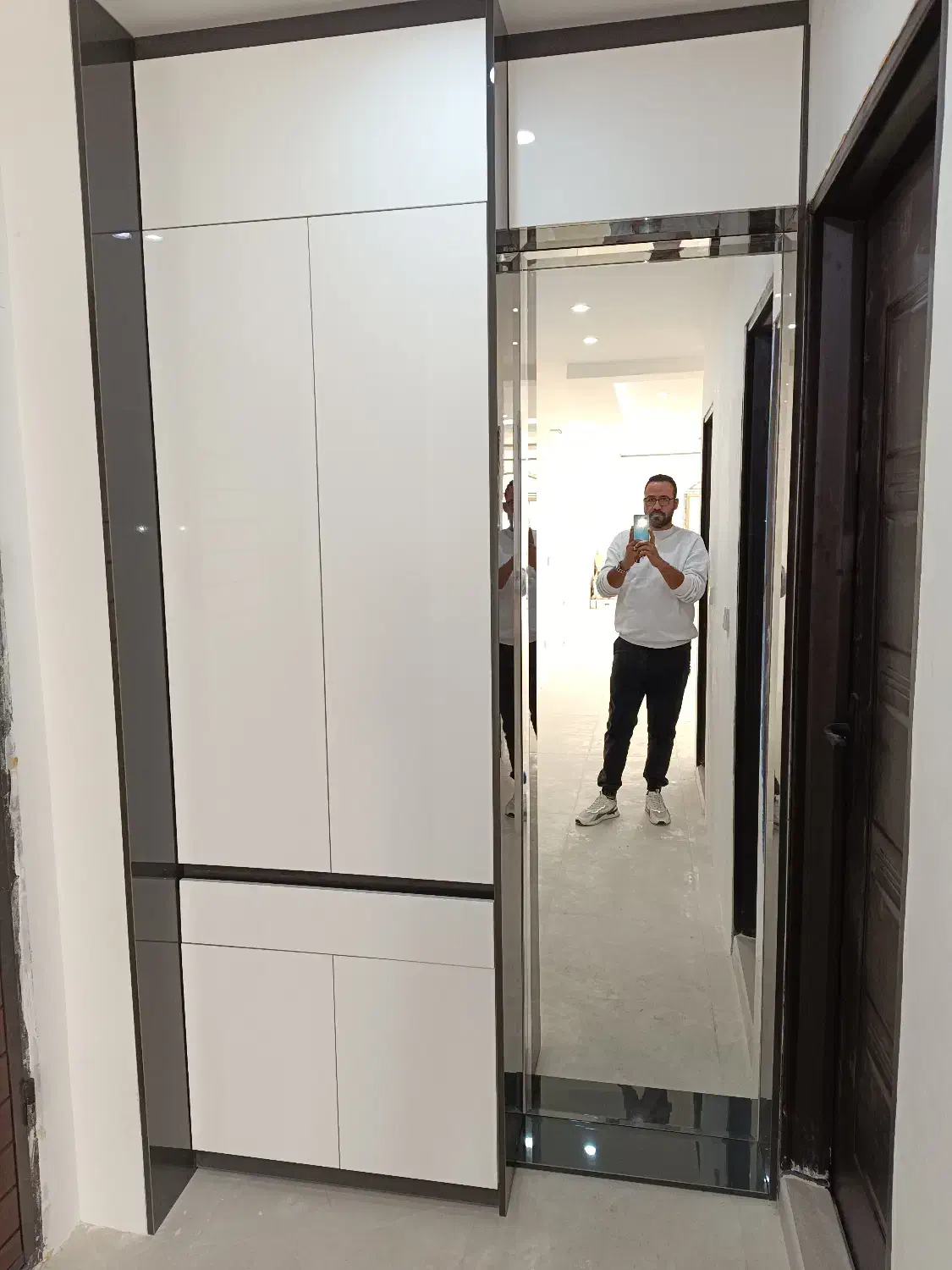 استخدام نیروی کمکی جهت نصب کابینت|استخدام معماری، عمران و ساختمانی|شیراز, معالی‌آباد|دیوار
