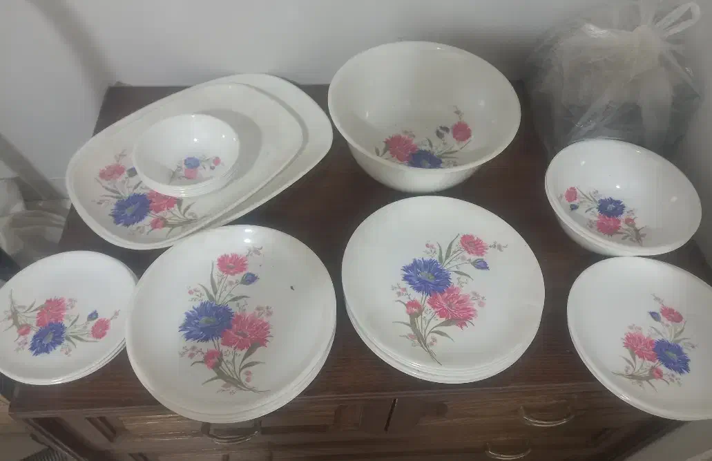 سرویس ملامین نو|ظروف سرو و پذیرایی|آران و بیدگل, |دیوار