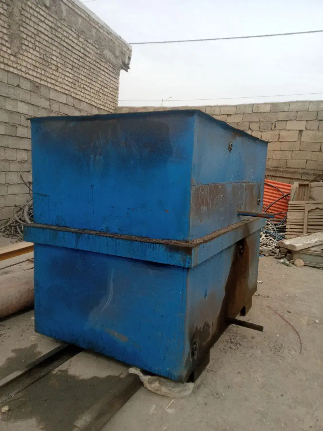 منبع آب|مصالح و تجهیزات ساختمان|نجفآباد, شهرک صنعتی نجف آباد|دیوار