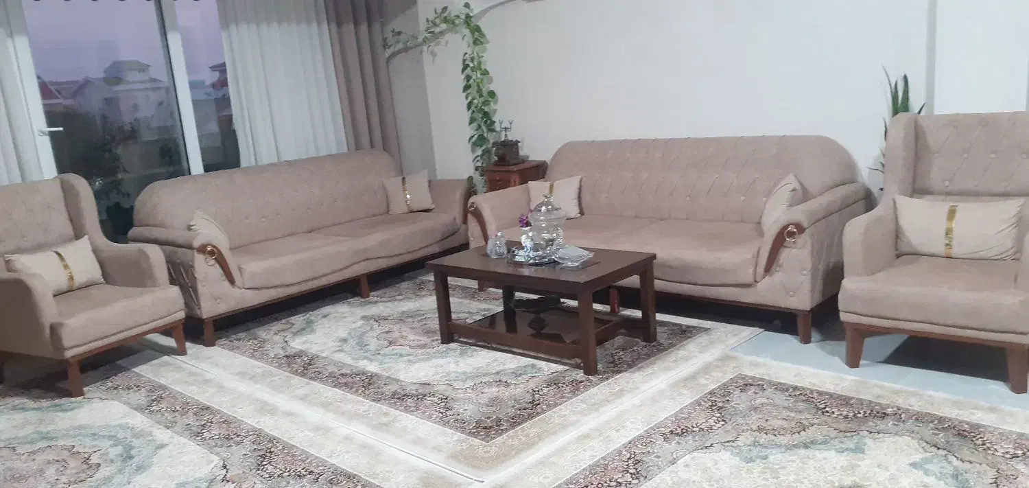 مبل راحتی نه نفره|مبلمان خانگی و میز عسلی|رشت, فرزانه|دیوار