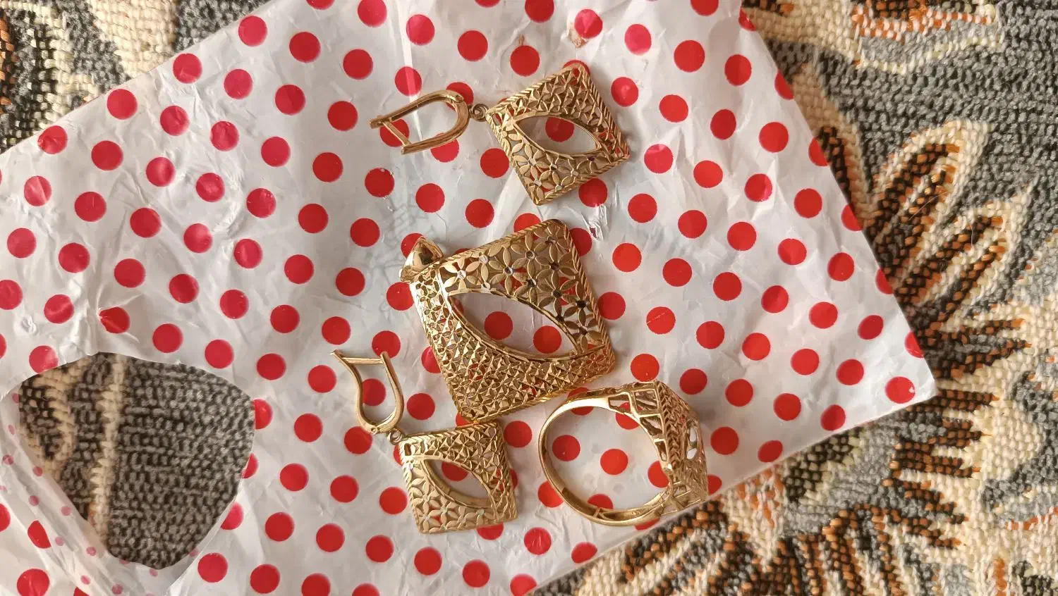 نیم ست|جواهرات|اراک, |دیوار