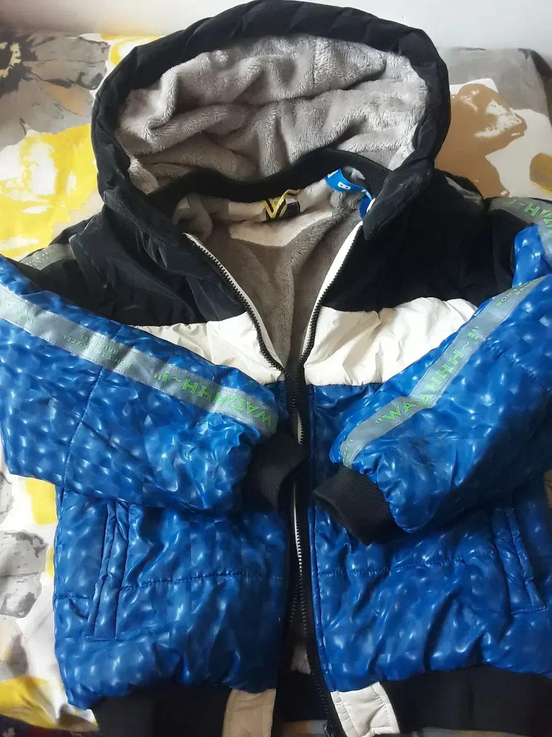 مناسب ۱۰ الی۱۲ ساله قیمت ۵۰۰ درحد نو|فرش|چهارباغ, |دیوار