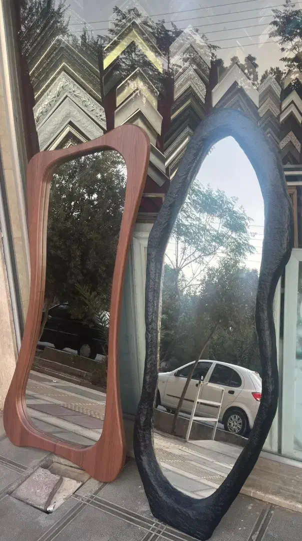 قاب و آینه|آینه|قم, صدوق|دیوار