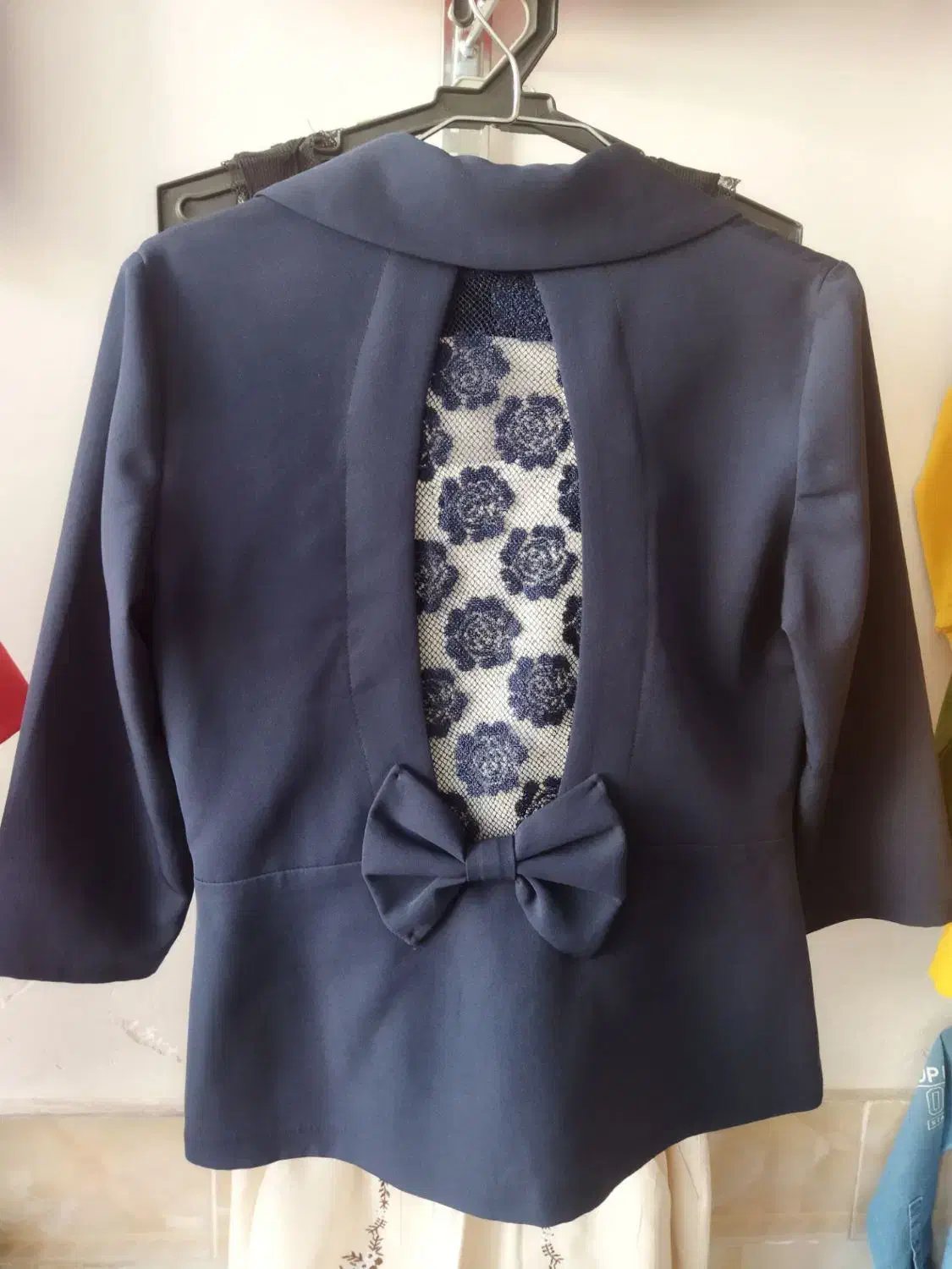 بافت و پافر|لباس|تربتحیدریه, ترمینال|دیوار