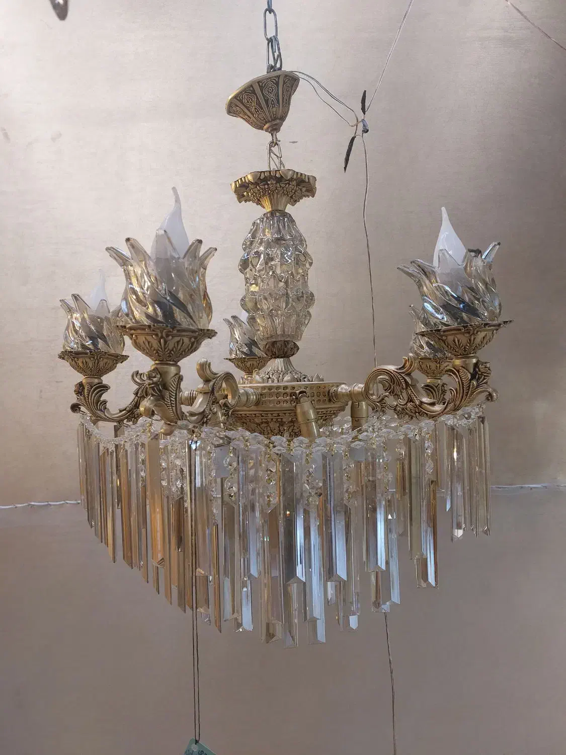 لوستر اقتصادی|لوستر و چراغ آویز|اصفهان, کوجان|دیوار