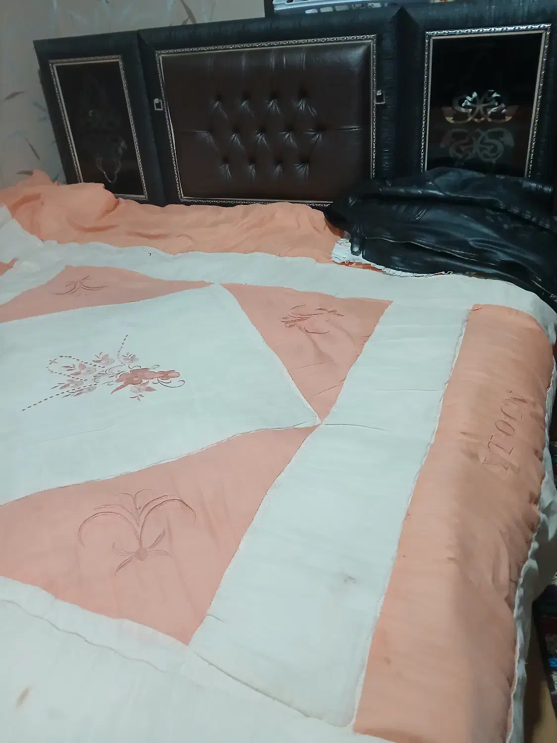 سرویس خواب|تخت و سرویس خواب|صدرا-فارس, فاز ۲|دیوار