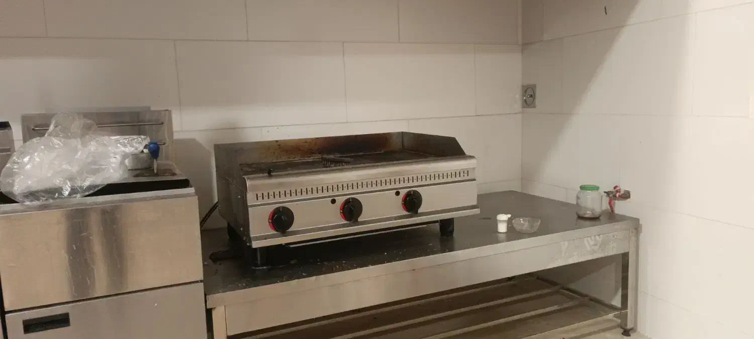 یخچال کبابی، سرخکن و فر پیتزا وسایل کمکار و تمیز|کافیشاپ و رستوران|شیراز, گلکوب|دیوار