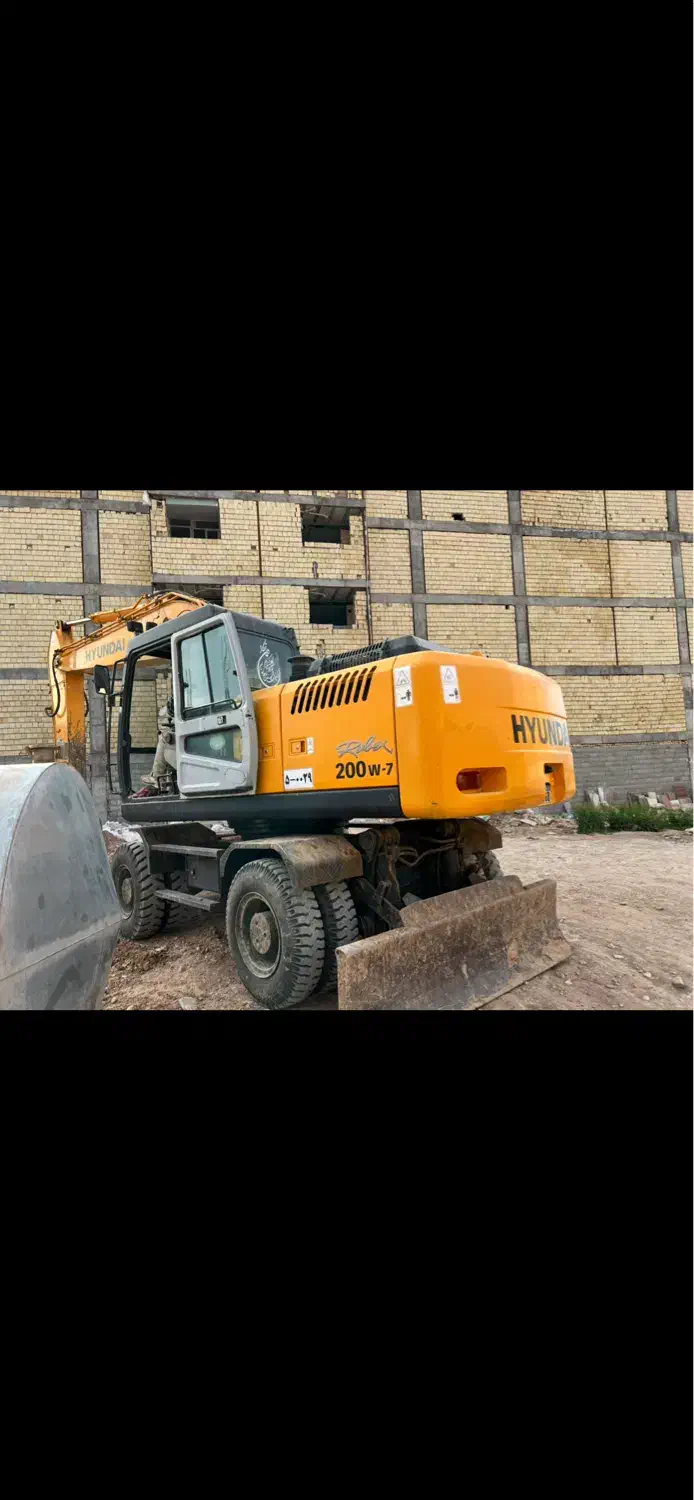 بیل هیوندا ۲۰۰|خودرو سنگین|شیراز, ترمینال باربری|دیوار