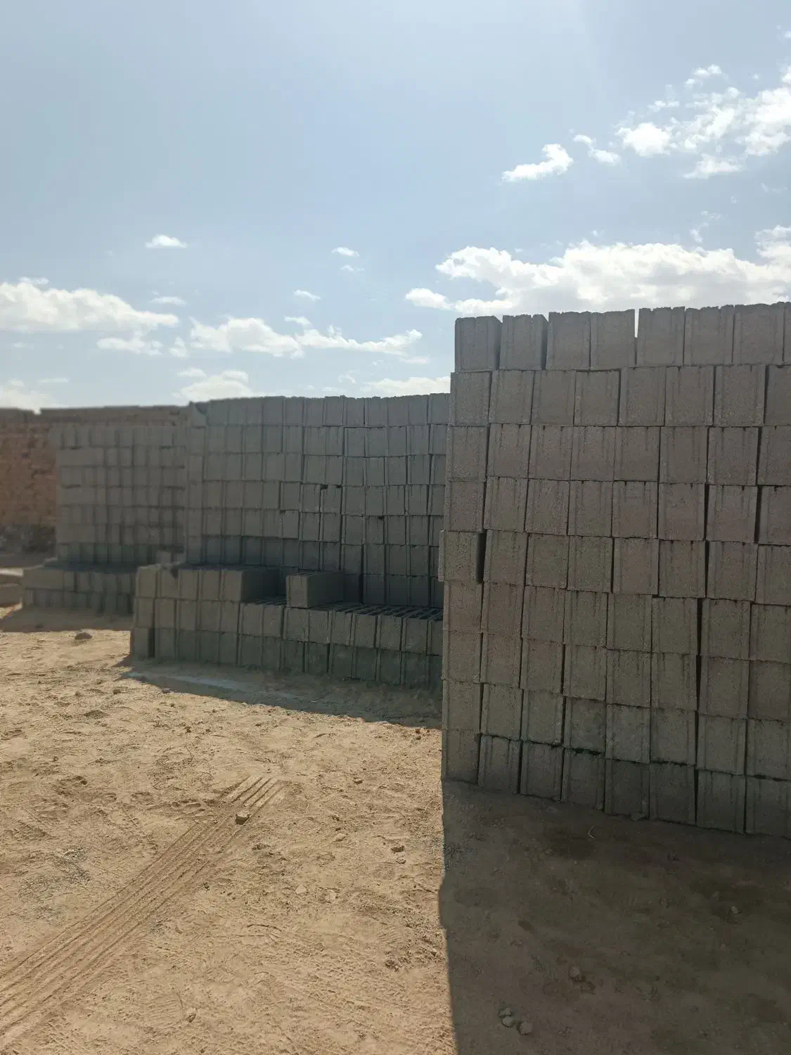کارگر جهت کار در کارگاه بلوک زنی|استخدام معماری، عمران و ساختمانی|اراک, |دیوار