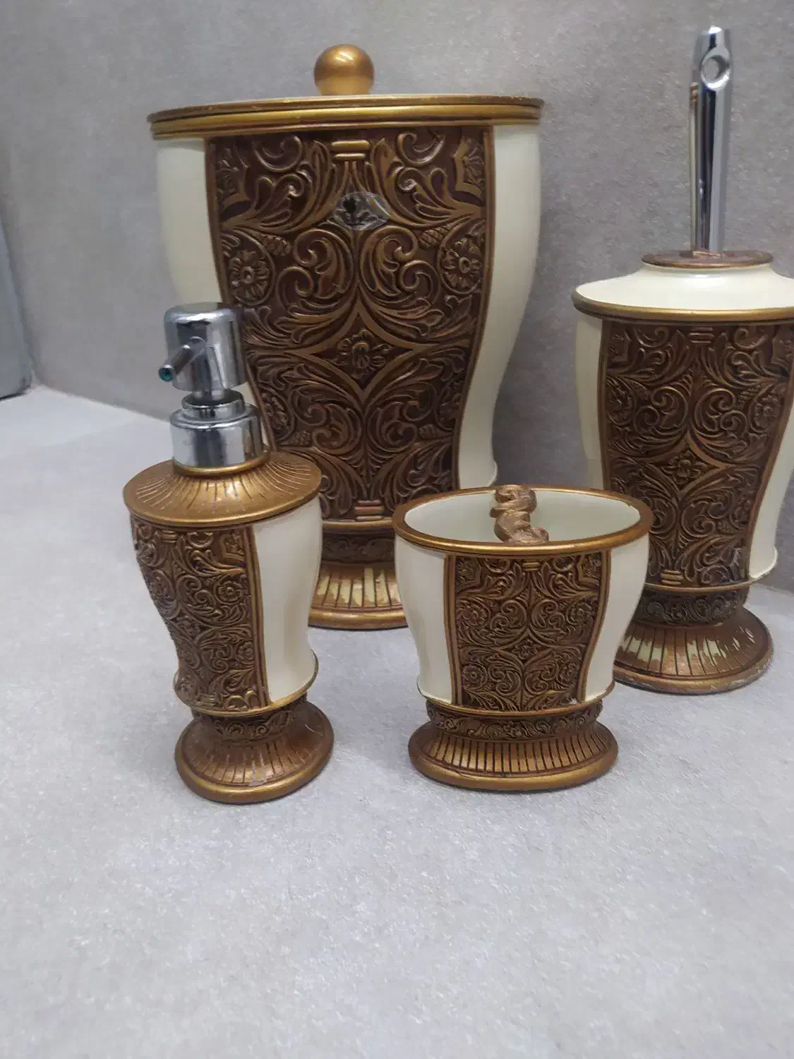 ست سطل و فرچه سرویس بهداشتی|لوازم سرویس بهداشتی|فولادشهر, C3|دیوار