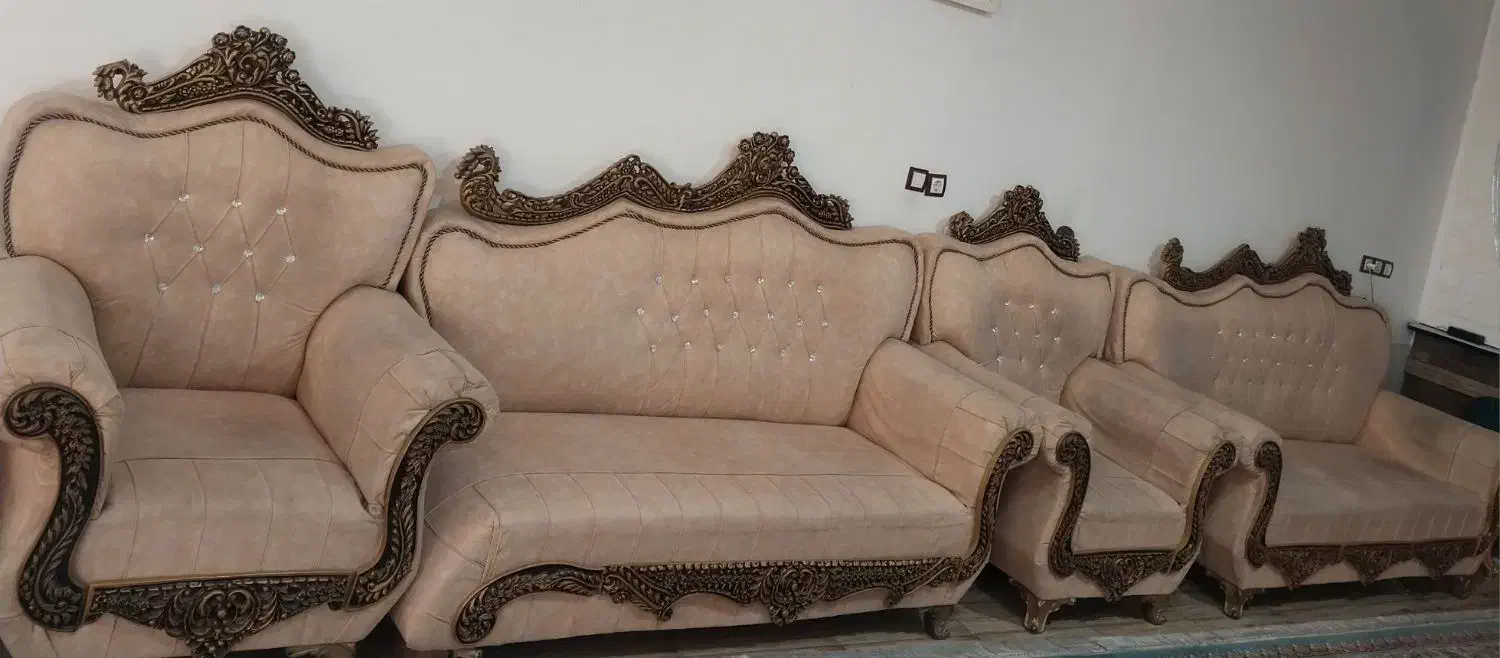 مبل ۸نفره سالم تمیزبدون پارگی|مبلمان خانگی و میز عسلی|شیراز, کفترک|دیوار