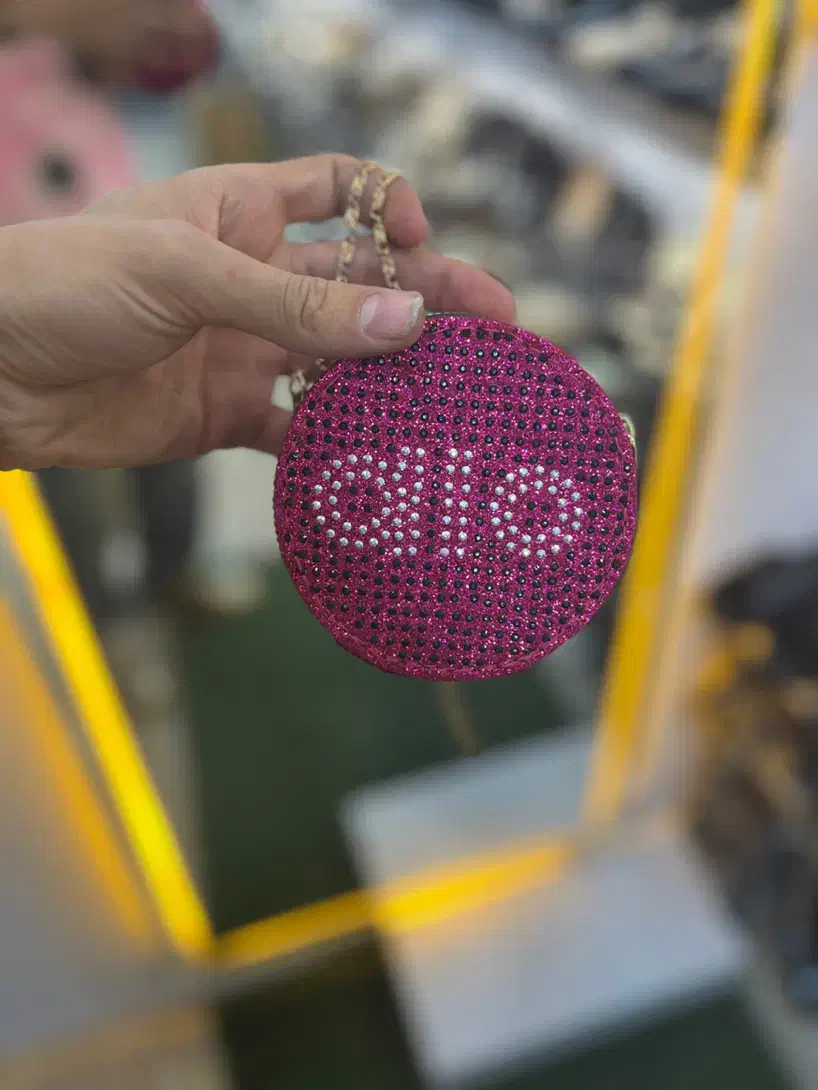 کیف مجلسی|کیف، کفش، کمربند|قرچک, زیبا شهر|دیوار