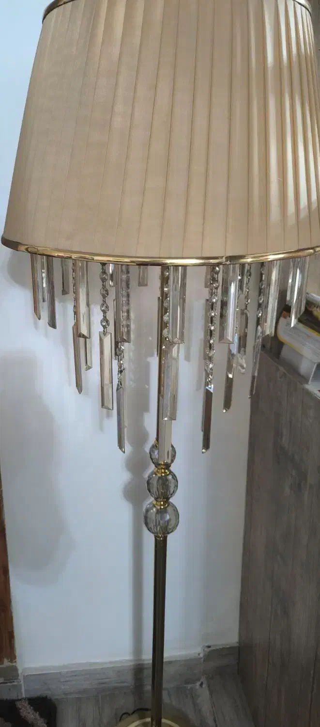 یک عدد آباژور|چراغ خواب و آباژور|کرمانشاه, |دیوار