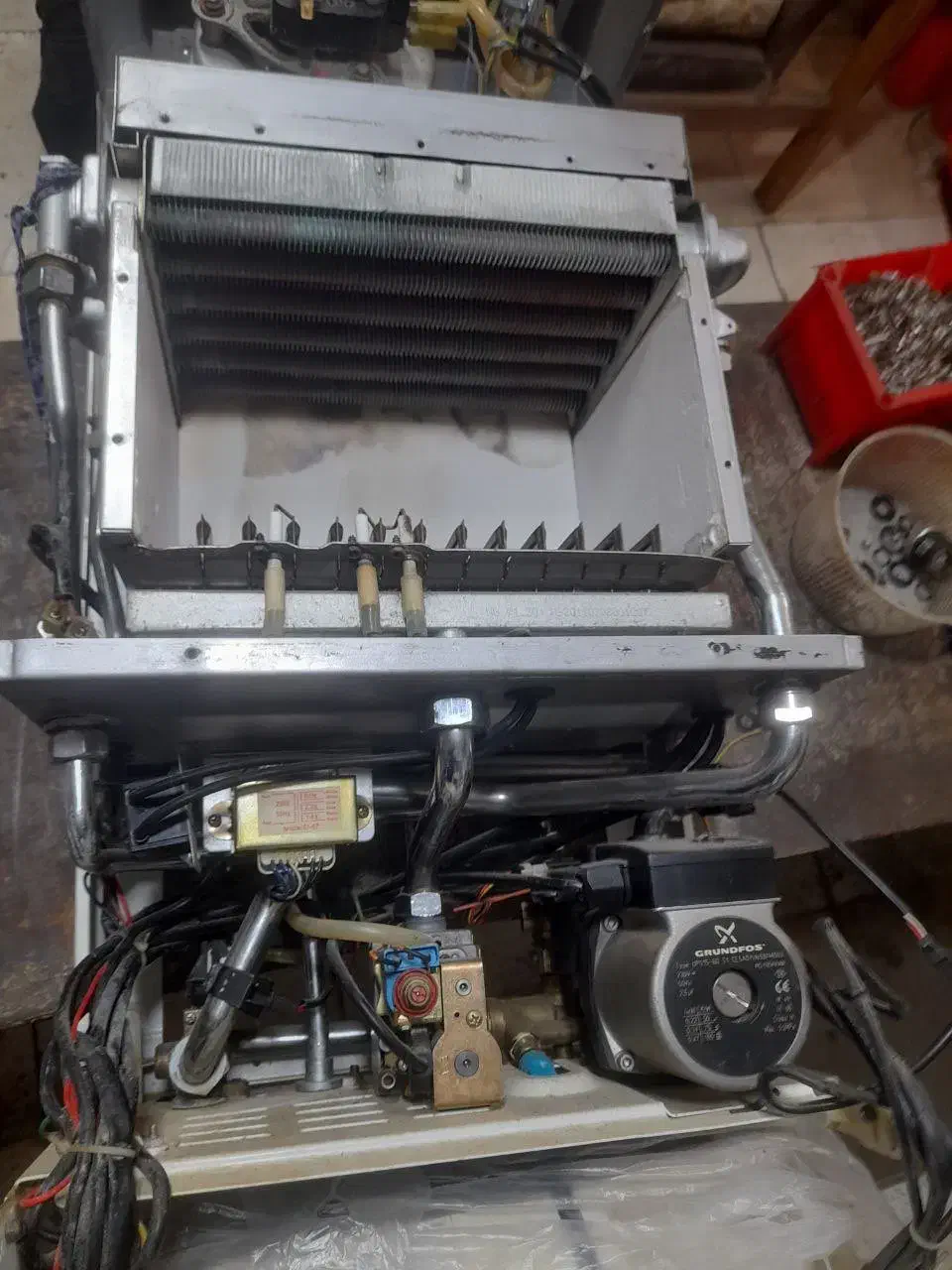 تعمیر پکیچ و آبگرمکن|خدمات پیشه و مهارت|مشهد, کوه سنگی|دیوار