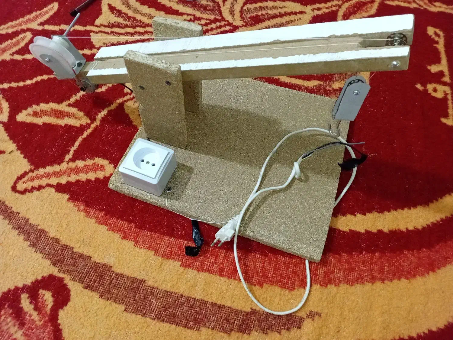 فروش کاردستی جرثقیل برا درس کاروفناوری نهم|اسباببازی|بوشهر, |دیوار