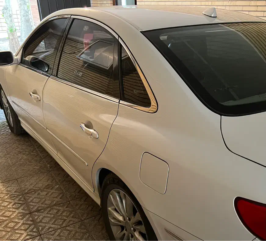 آزرا کالیفرنیا ۲۰۱۱ سفید|خودرو سواری و وانت|اصفهان, زهران|دیوار