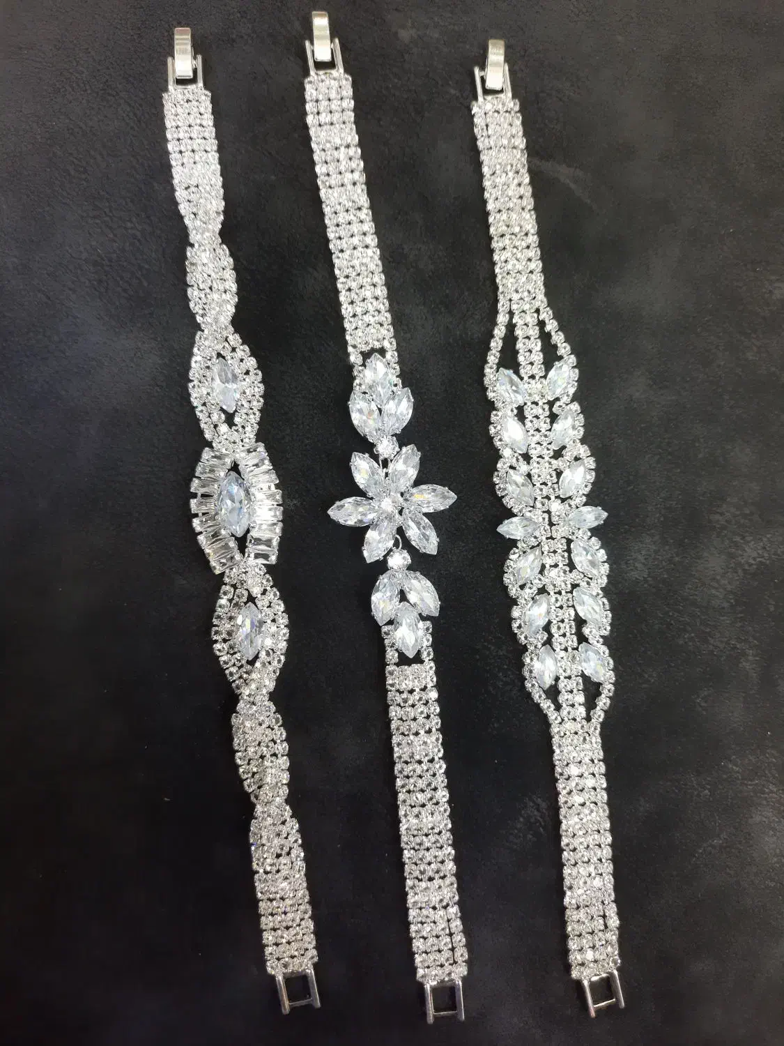 دستبند های مجلسی فول نگین دارای طرح مختلف|بدلیجات|قم, ارم|دیوار