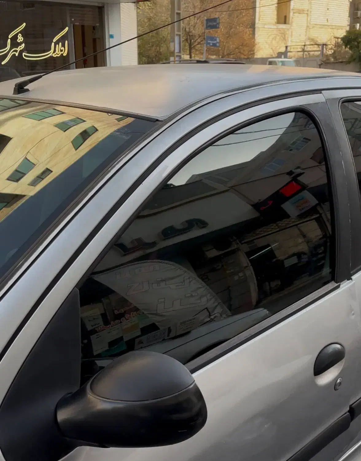نصب شیشه دودی تخصصی درب محل|خدمات موتور و ماشین|قدس, شهر‌قدس|دیوار