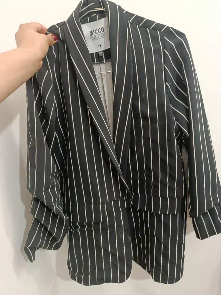 تعدادی کت وهودی|لباس|پاکدشت, کبودگنبد|دیوار