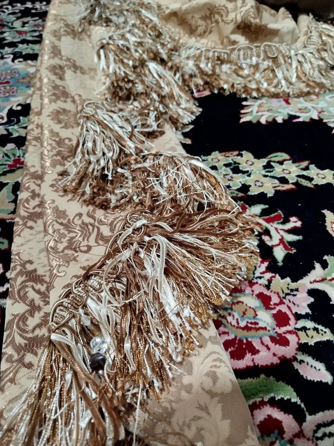 یلان پرده در حد نو  2عدد|پرده، رانر، رومیزی|سیرجان, |دیوار