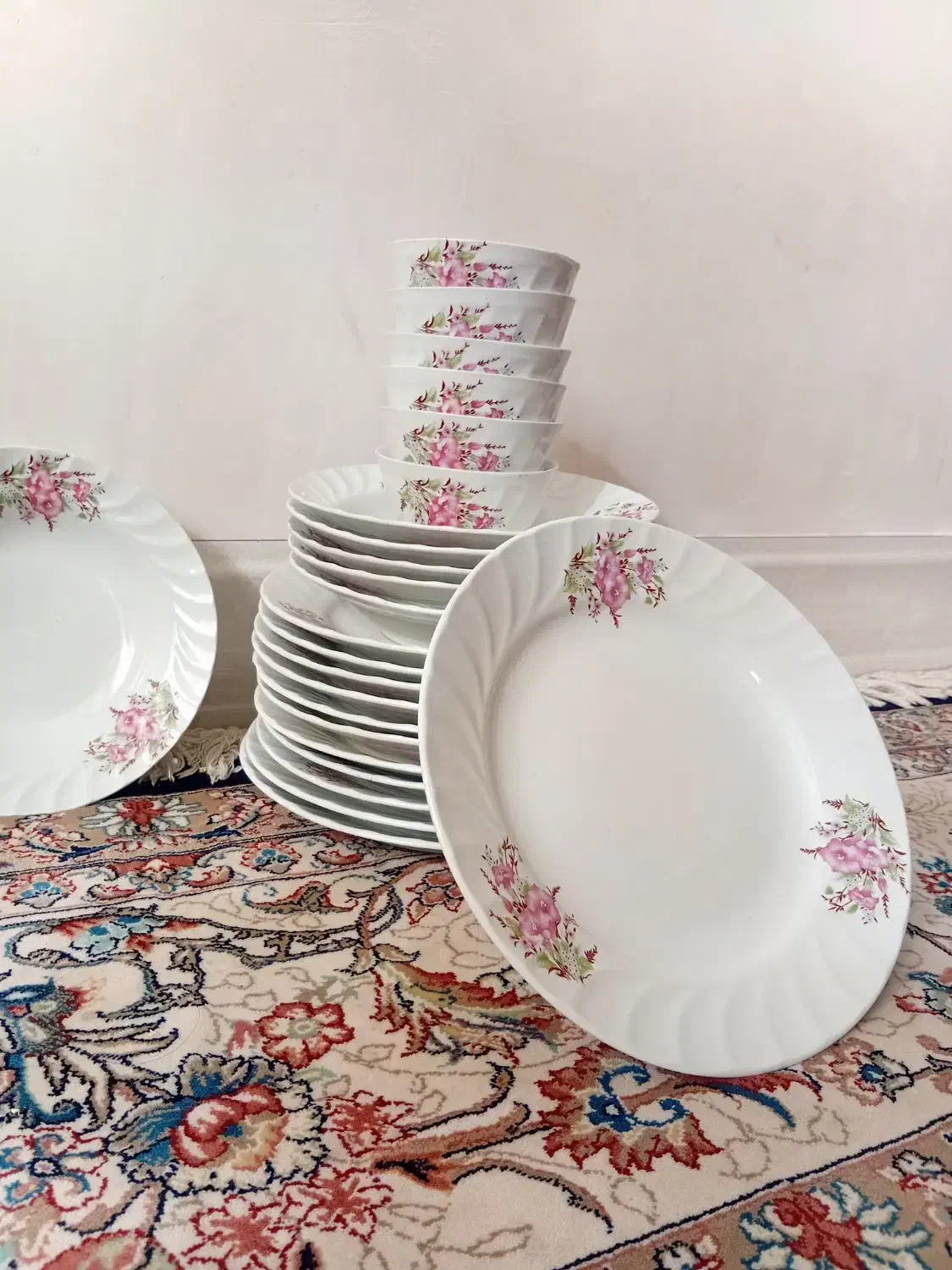 بشقاب چینی|ظروف سرو و پذیرایی|بروجرد, |دیوار