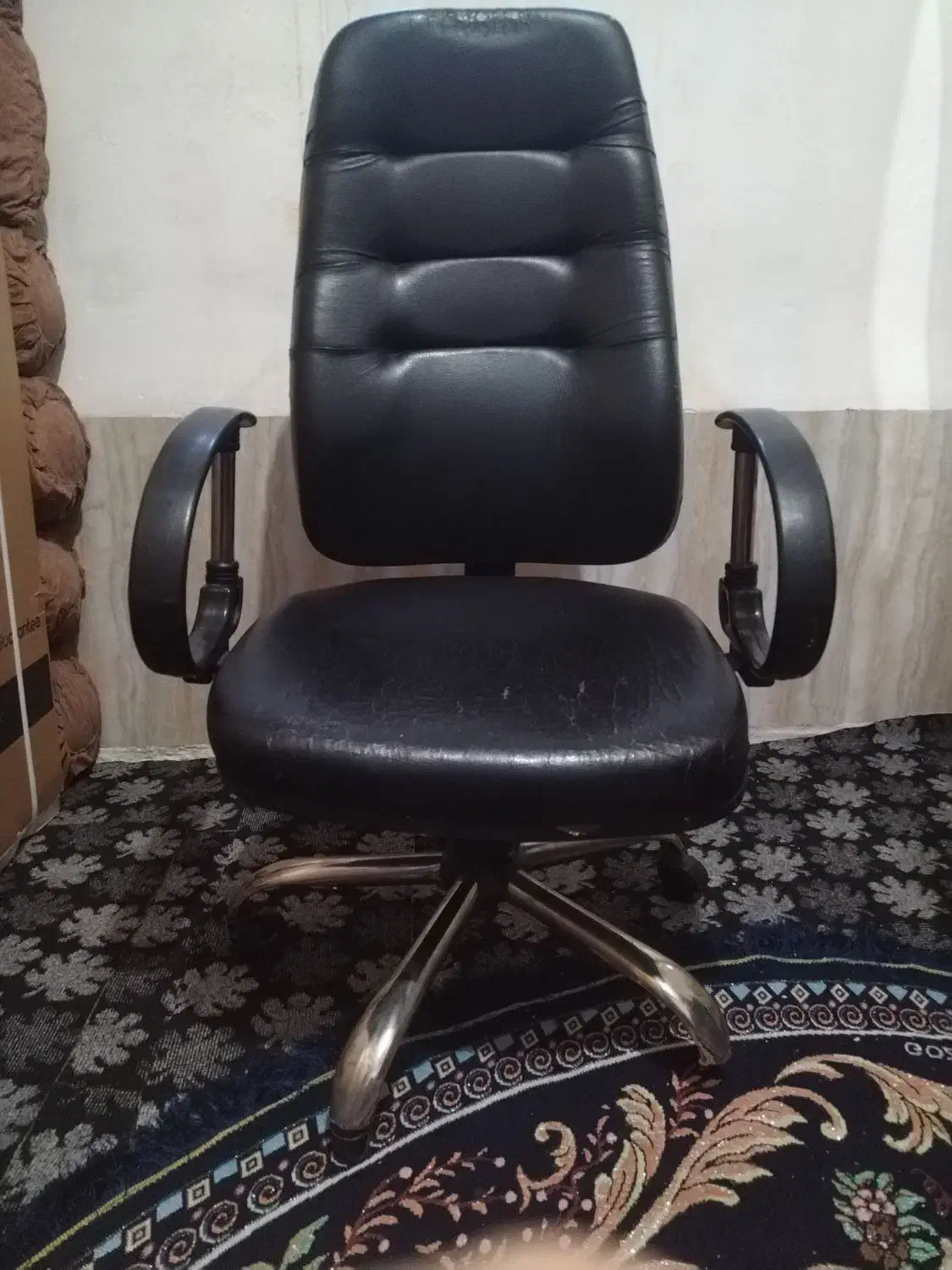 صندلی|دفتر کار|نقده, |دیوار