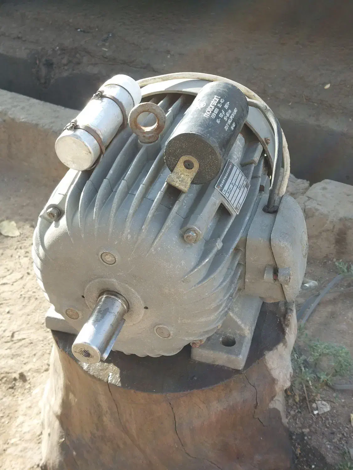 الکتروموتور ۱.۵ اسب ۱۴۰۰ دور|ماشین‌آلات صنعتی|مشهد, مقدم|دیوار