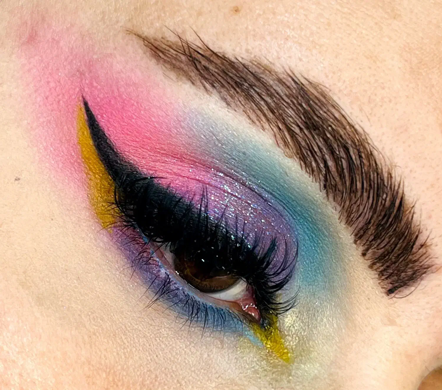 ارائه خدمات میکاپ و اجاره لاین سالن|خدمات آرایشگری و زیبایی|گلبهار, شهر جدید گلبهار|دیوار