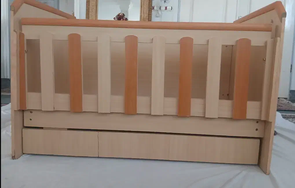 تخت کودک|تخت و صندلی بچه|بیرجند, |دیوار