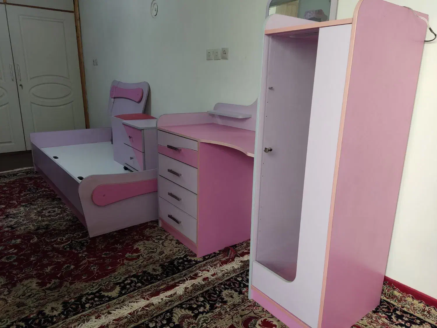 سرویس خواب دخترانه|تخت و سرویس خواب|همدان, |دیوار