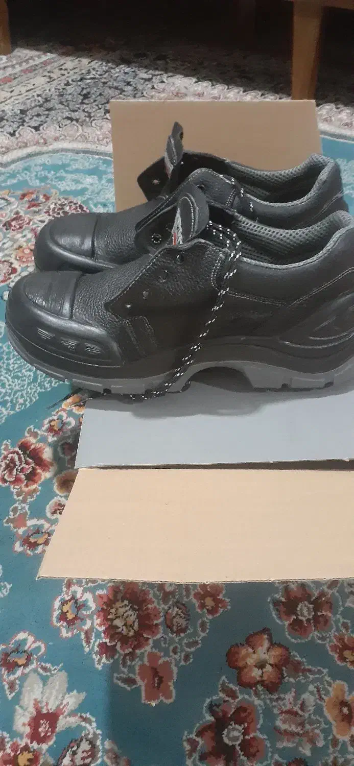 کفش ایمنی ومحکم وبادوام مخصوص جنگل وکوه|کیف، کفش، کمربند|گنبد کاووس, |دیوار