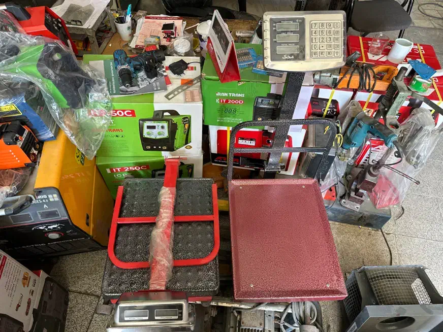 ترازو باسکول 300 کیلویی محک 40*50 گارد دار (تاشو)|فروشگاه و مغازه|کاشان, سال آباد|دیوار