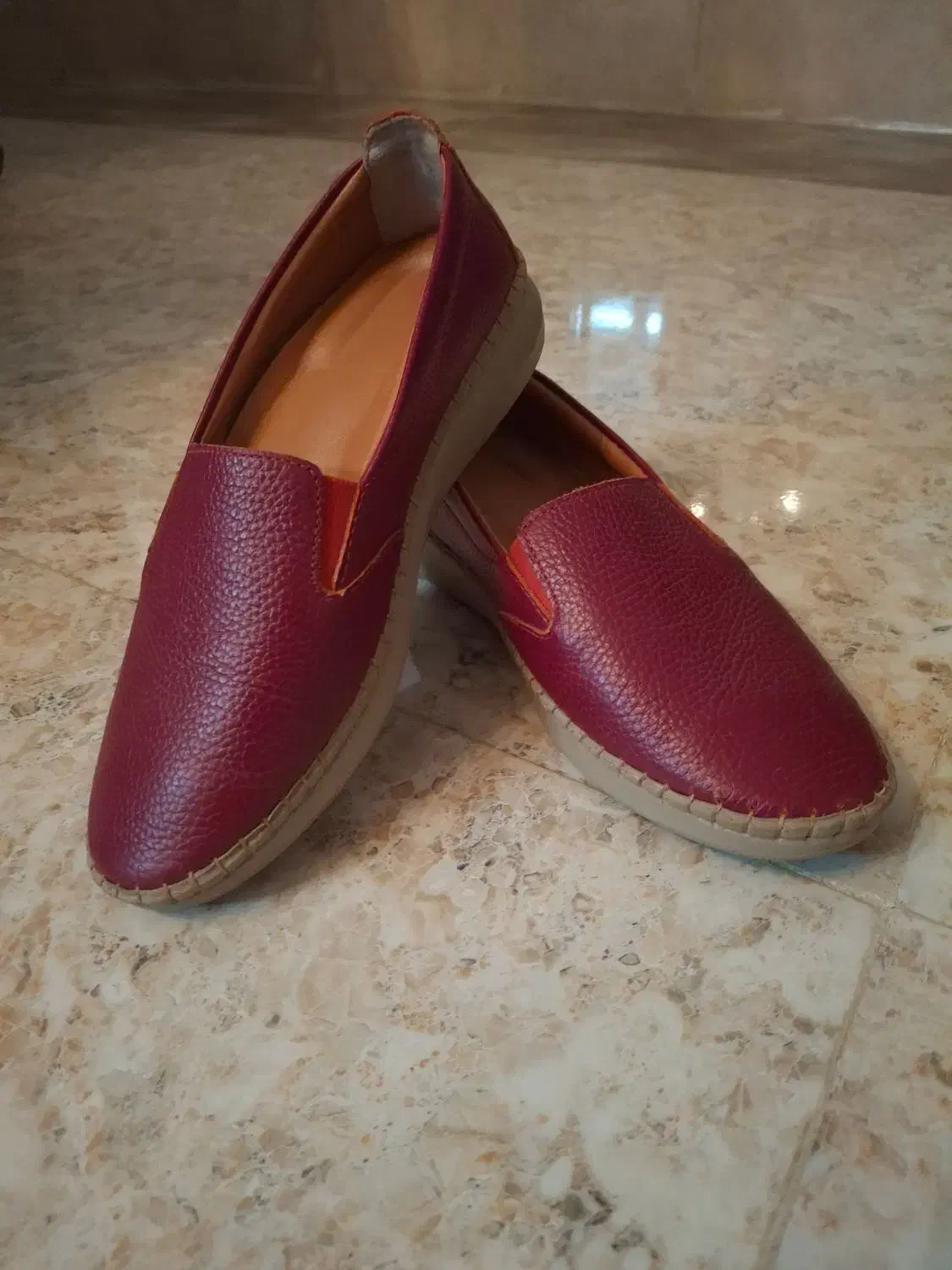 کفش|کیف، کفش، کمربند|کاشان, کارگر|دیوار