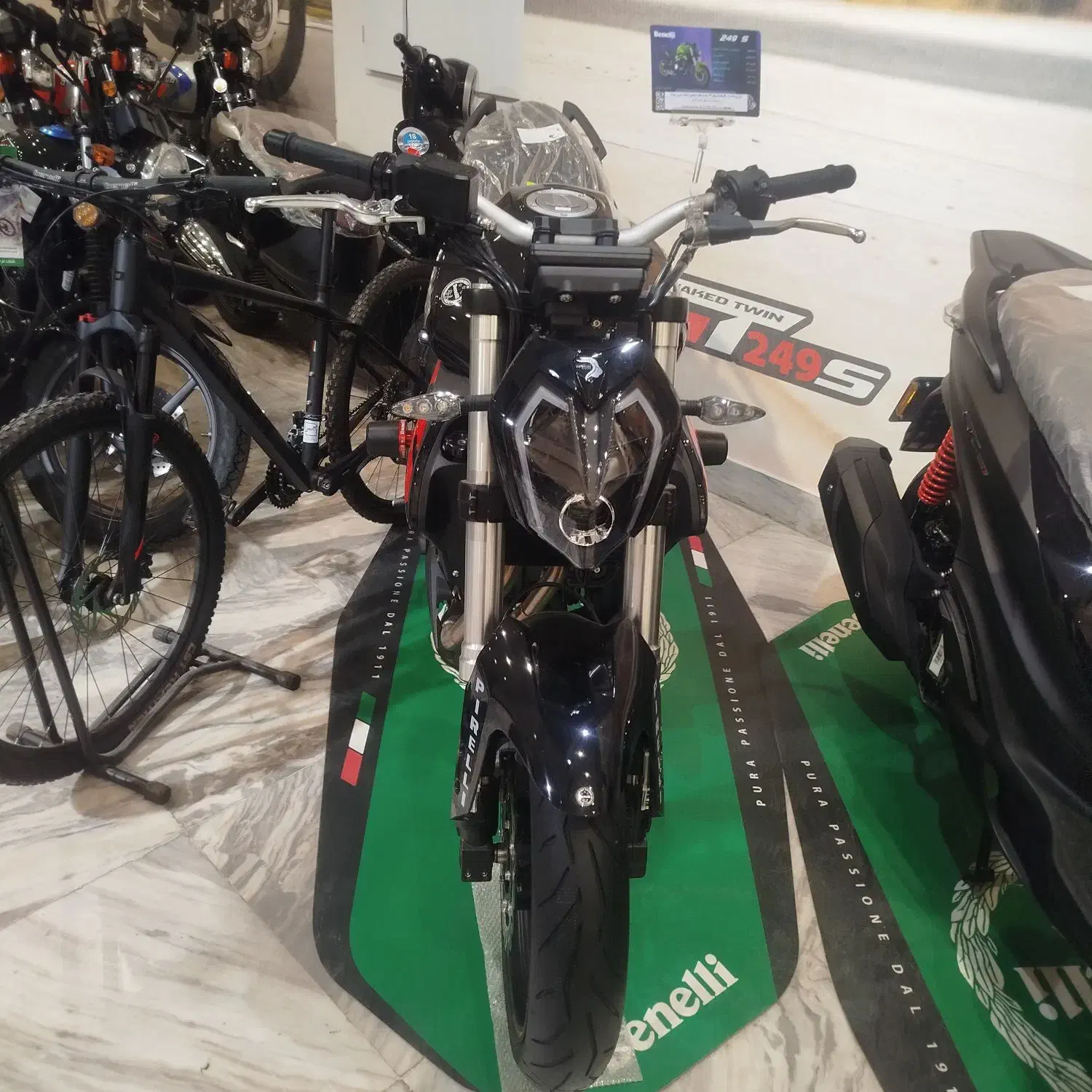 بنلی۳۰۰|موتورسیکلت|قم, زنبیل آباد|دیوار