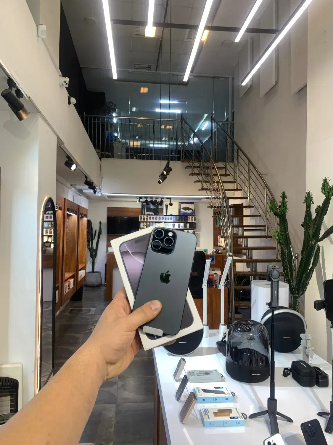 ایفون iphone 16promax فقط انباکس شده|موبایل|کرج, فاز ۲ مهرشهر|دیوار