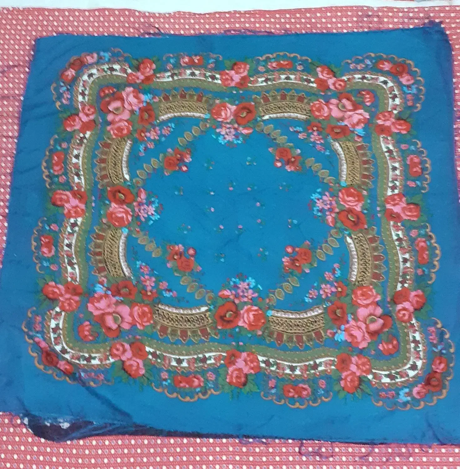 کل ایقی|لباس|اردبیل, |دیوار